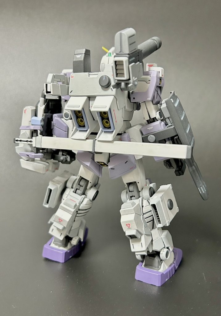 制作期間は約1年です。就職や配属に伴う移動があった為、実際に作業したのは10カ月ですが、開始からの年月で数えると1年です。自分のストライカーへの愛と執念で作り上げました。