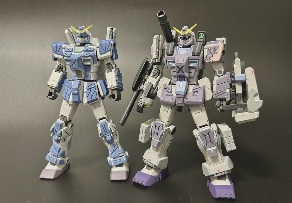 最後に自身の手元にあるストライカーカスタムと比較。原作1巻の藤色のカラーリングが印象的であった為、そちらに寄せたカラーリングにしました。