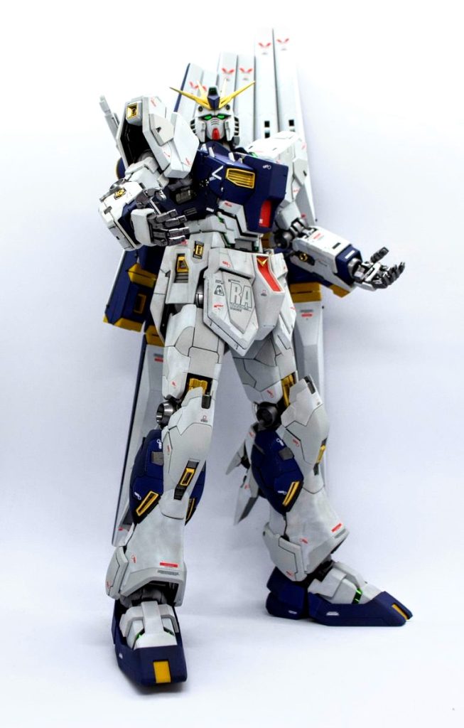 福岡のνガンダム立像を意識してポージングさせてみました。素立ちでもうかっこいいのは流石νガンダムですね。