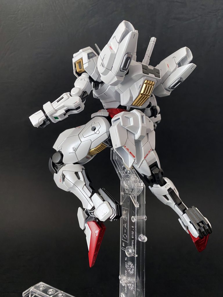 装備なし。後ろ姿。