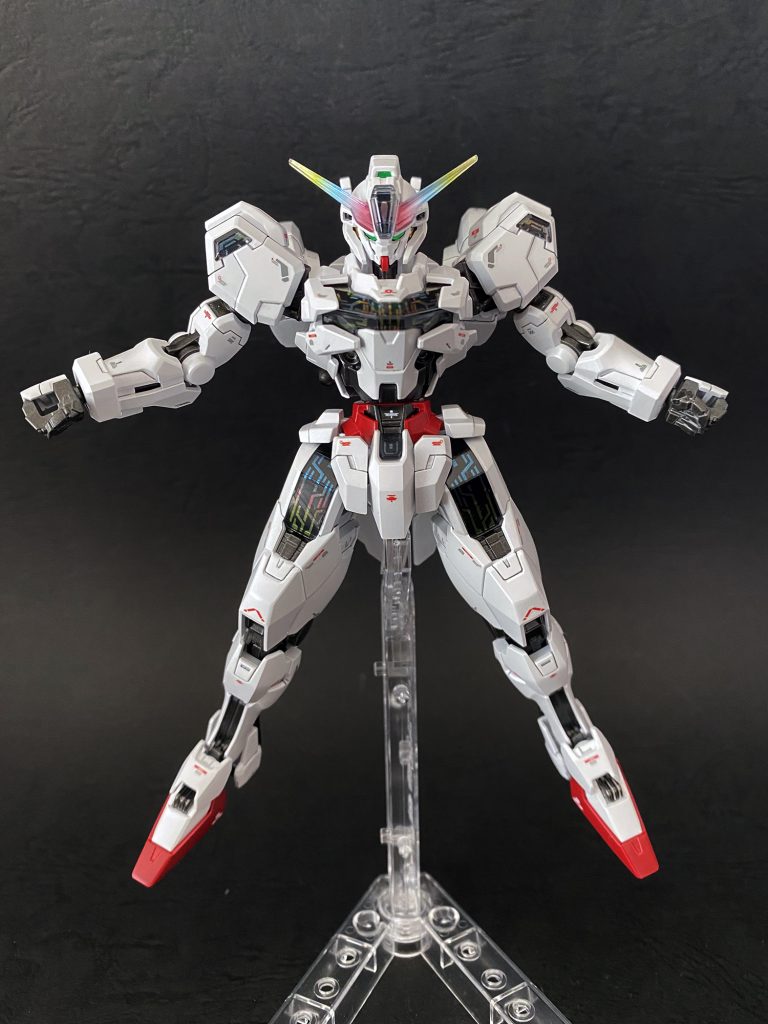 インモールド成形は初めてでしたが、扱い方に悩みますね。