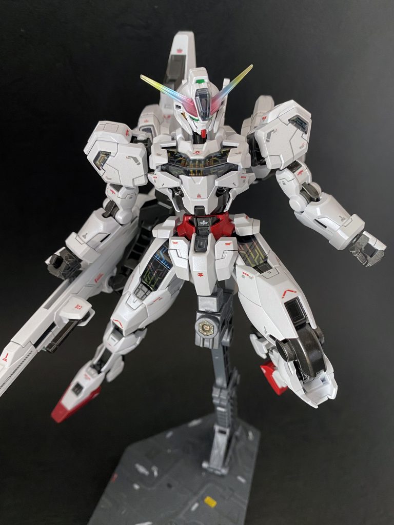 デカールも赤多めでポイントになるように。変なこだわりでいつも時間がかかります。