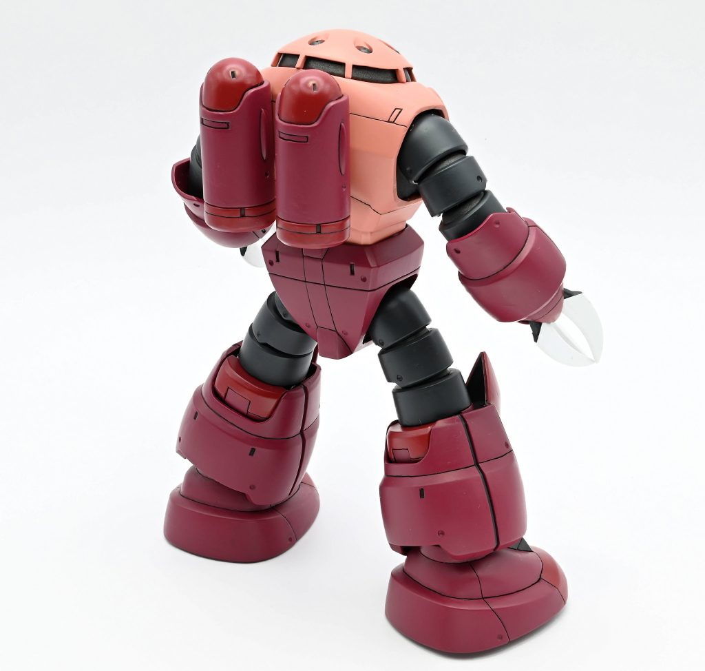 うん。 後ろ姿ヨシ♪ これで、シャア専用ピンク シリーズは完了でしょうか。次はジオングですかっ!といいたいところですが、 RGジオングを素組完了してるのですがRGって、 アレ以上やることあるのでしょうか・・・?(汗)どうしようか 悩み中。