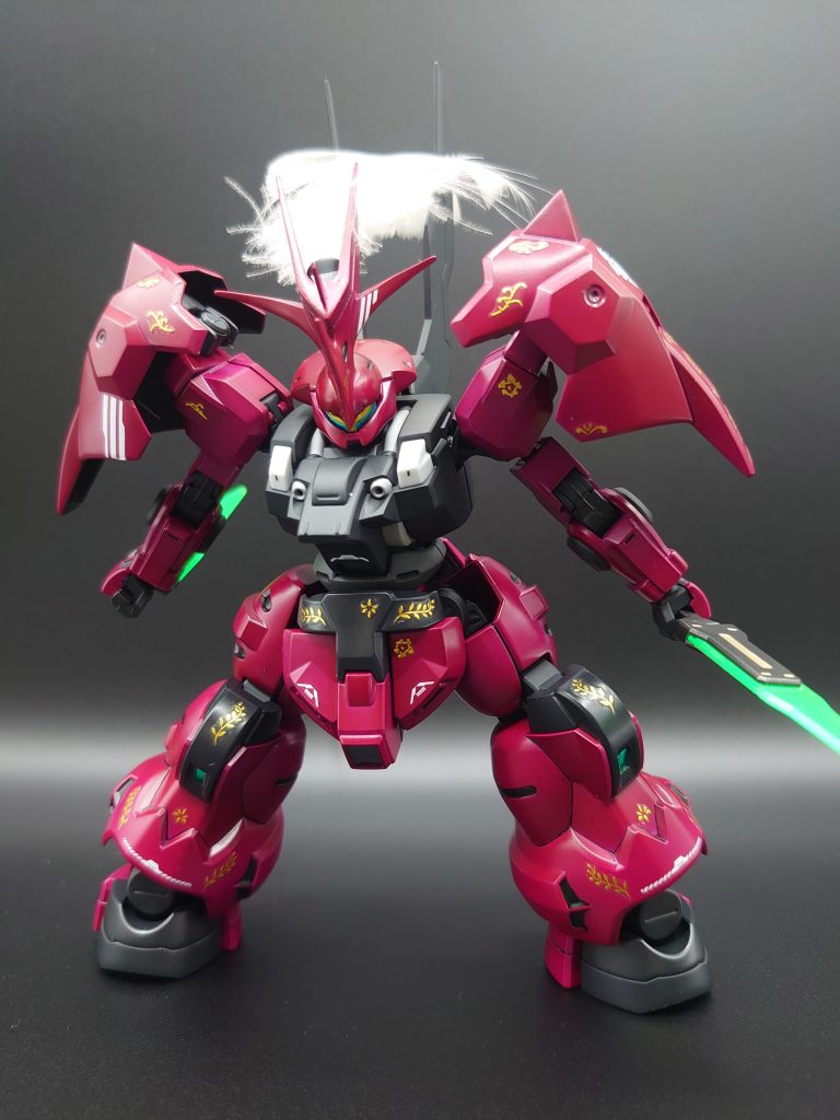 武装はライフルを廃し、一般機キットからもう一本ビームトーチを拝借。槍を失った際は二刀流になります。