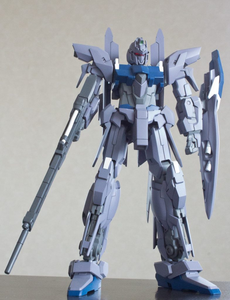 色味もあってわかり難いと思いますが肩アーマーの取り付け位置を下げたり胴体少し延長したりちょこちょこ弄ってます💦