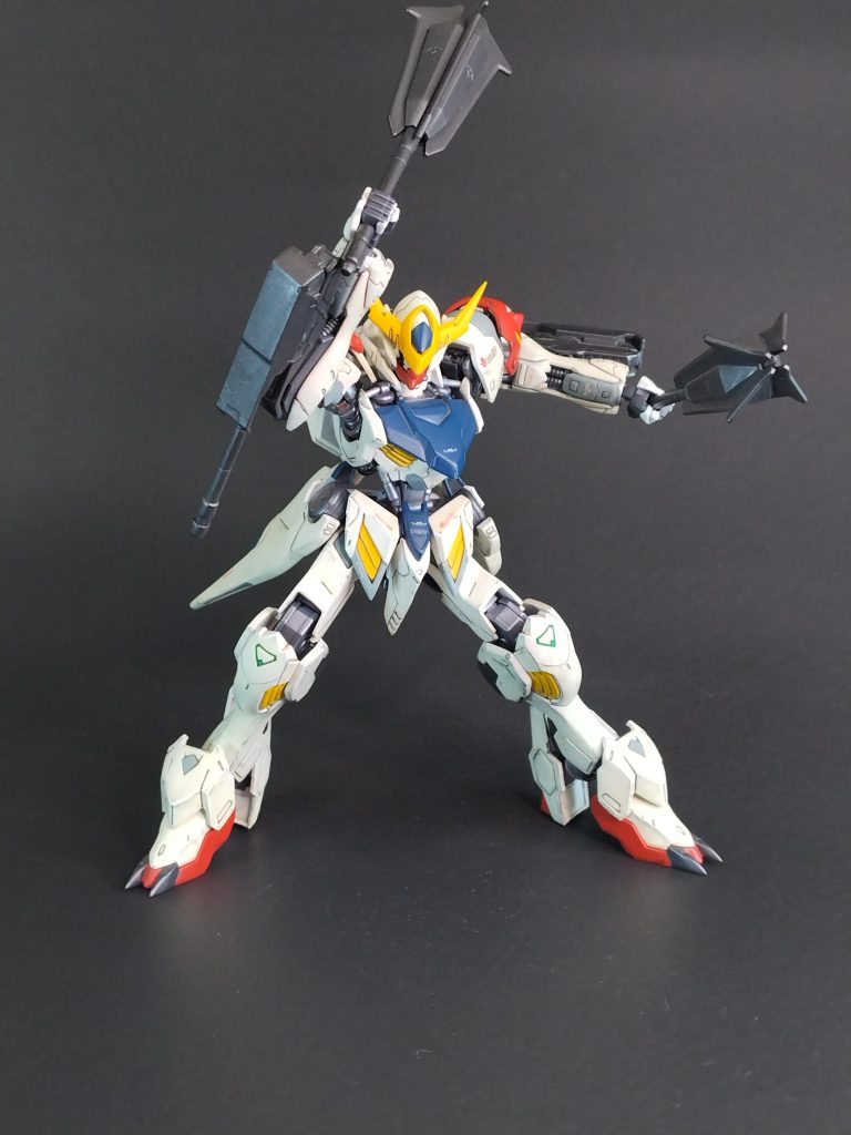 ツインメイス振りかぶりアクションポーズが取りやすいのも、このキットの良いところ