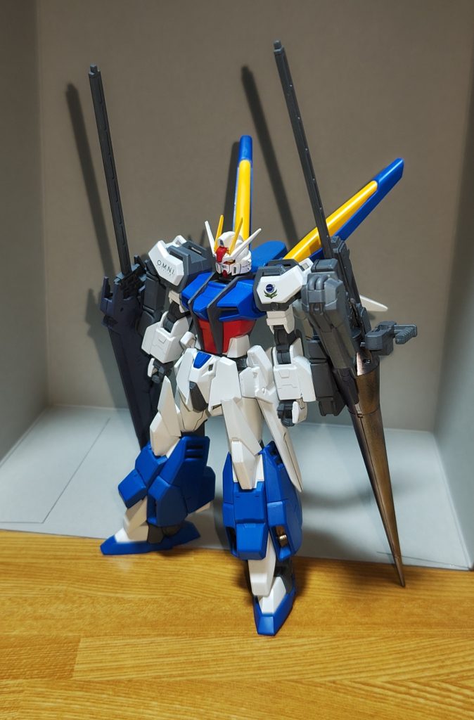 肩にオプションパーツの穴を追加してるので武装をつけることができます