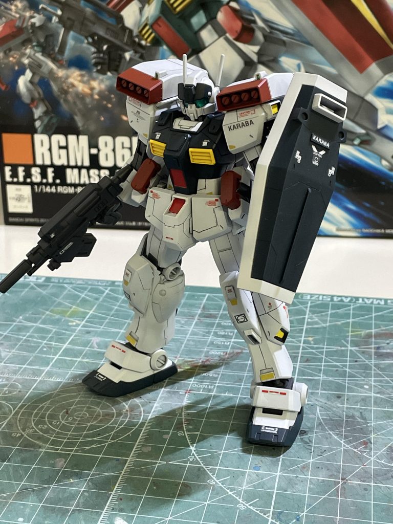 フル装備状態。ドライセンやザクIII、量産型バウには勝てそう。塗装はいつものガイアメカサフ下地からMr.カラーです。配色パターンがジム改まんまなのは塗装後に気づきました…。次回作品は年内には上げたいな。