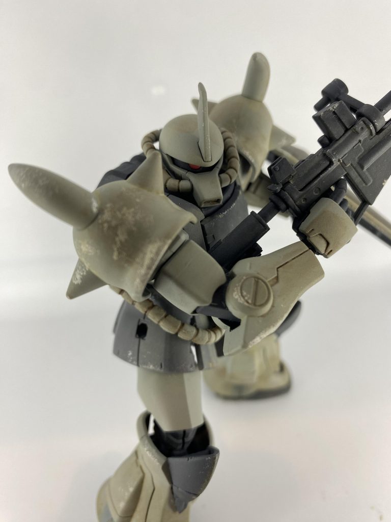 ゲームでは見られなかったアクティブな動き。今回は以上です!他の媒体ではA型グフというと、グフのフィンガーバルカンを換装しただけのものだったりするんですが、自分はこのタイプが好みです。いやー妻の使わなくなったiPhone11proで撮影したんですが、画質がいいですね~一眼用のマクロレンズ買おうかと思ってましたが、これで十分。