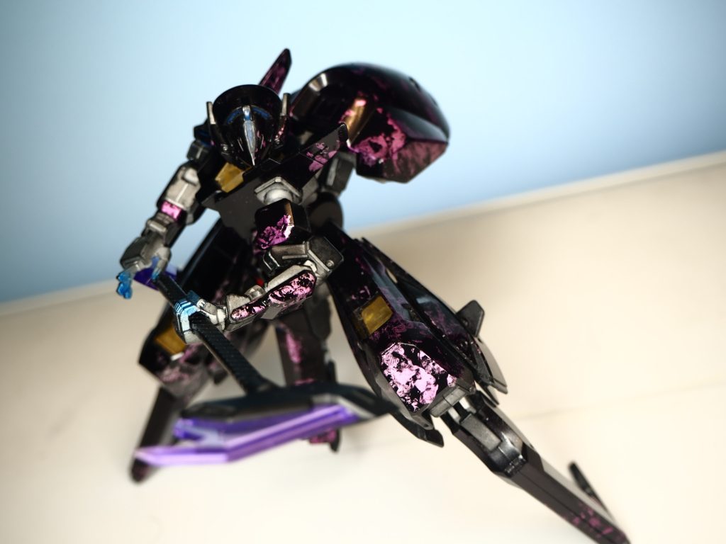 ブキヤのMSGの斧槍です、とくに専用の武器のつもりではなかったのですが、黒サフ吹いて放置してたこの斧槍が存外マッチしたのでこれを持たせてます。