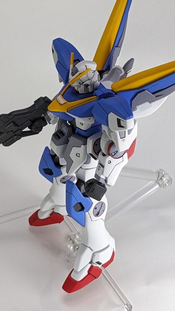 今作を作成ている途中、なぜRGが出ないのかなあと思っていましたが、完成させてみて理解しました。このキット、原作機体が非常に小さいので、RGに設計を落とし込めないんですね(笑)