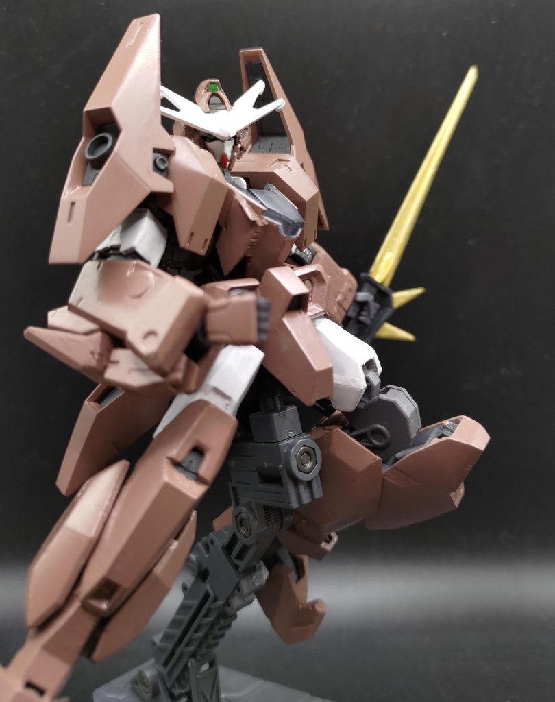 嫌なほどよく知っている機体特性ではあるが、以前の世界で乗っていた機体とは、体型が違うそして、謎のコネクタで接続されている事に気付いた時、自分の乗っている機体が GUNDフォーマットの機体ではない事は分かっていた。