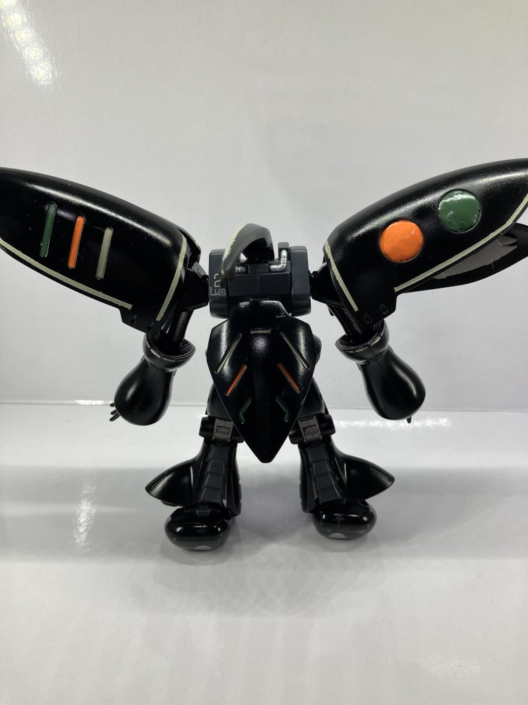 一部白寄りのグレーで塗装したものの、あまり合わずに塗り直した結果全体的に黒になりましたゴスロリチックな、フリルのパーツ等をつけてみても良かったかなと思います