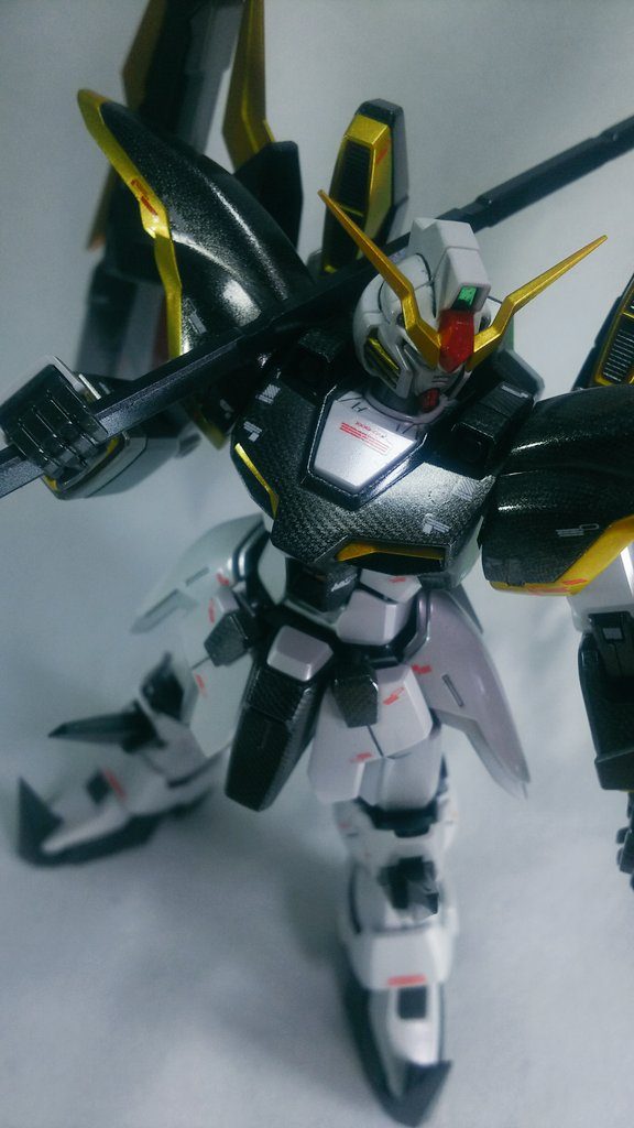 黒い部分をカーボン風塗装で塗りました。