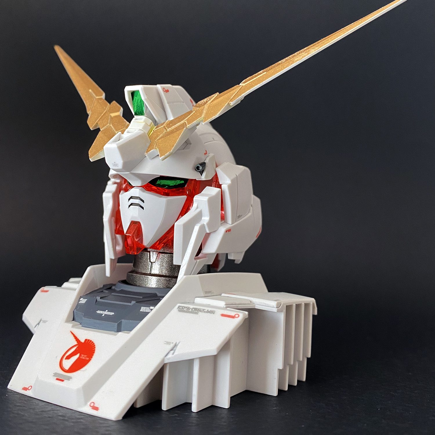 ユニコーンガンダム ヘッドディスプレイ｜マシグレ3さんのガンプラ作品 