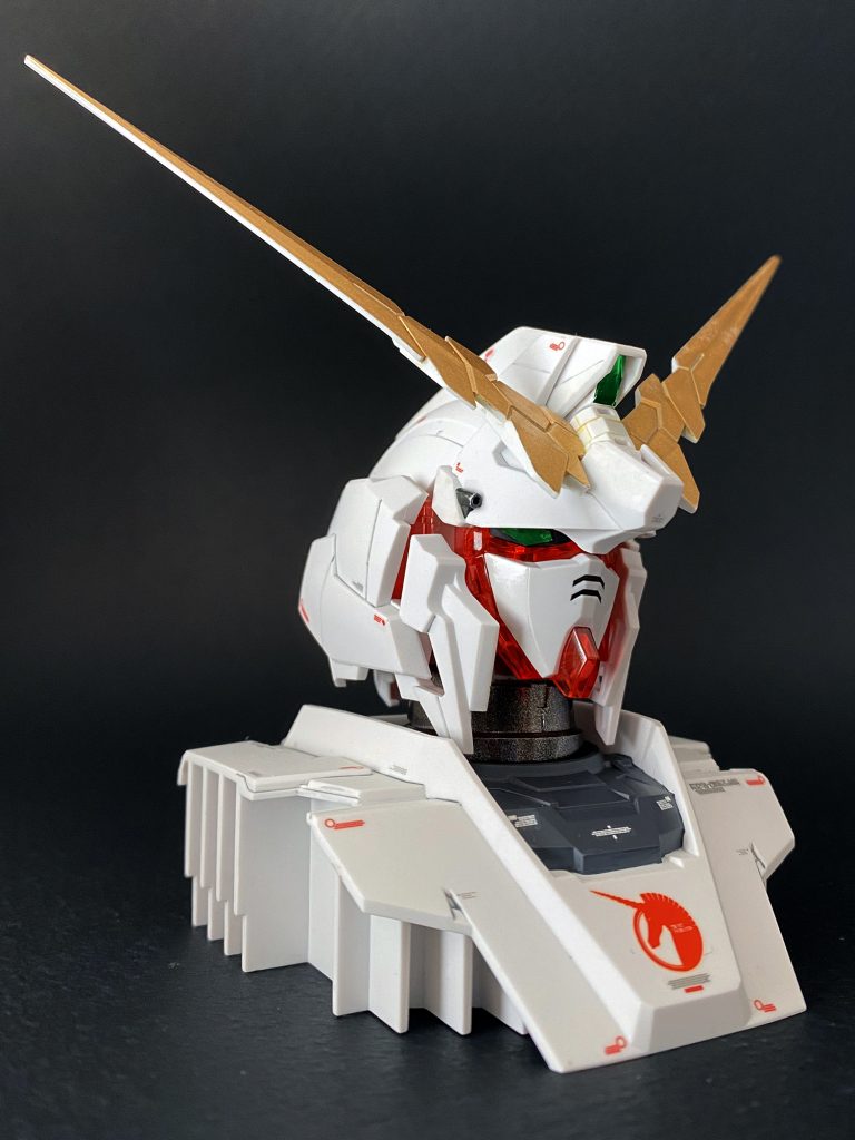 右斜め前から。