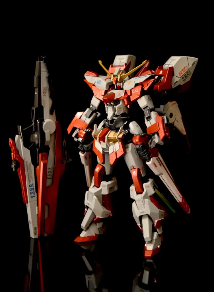 鉄血系&AGE系のキットからパーツを拝借しつつシルエットやデザインの統一感が出るようにミキシングしました。 
