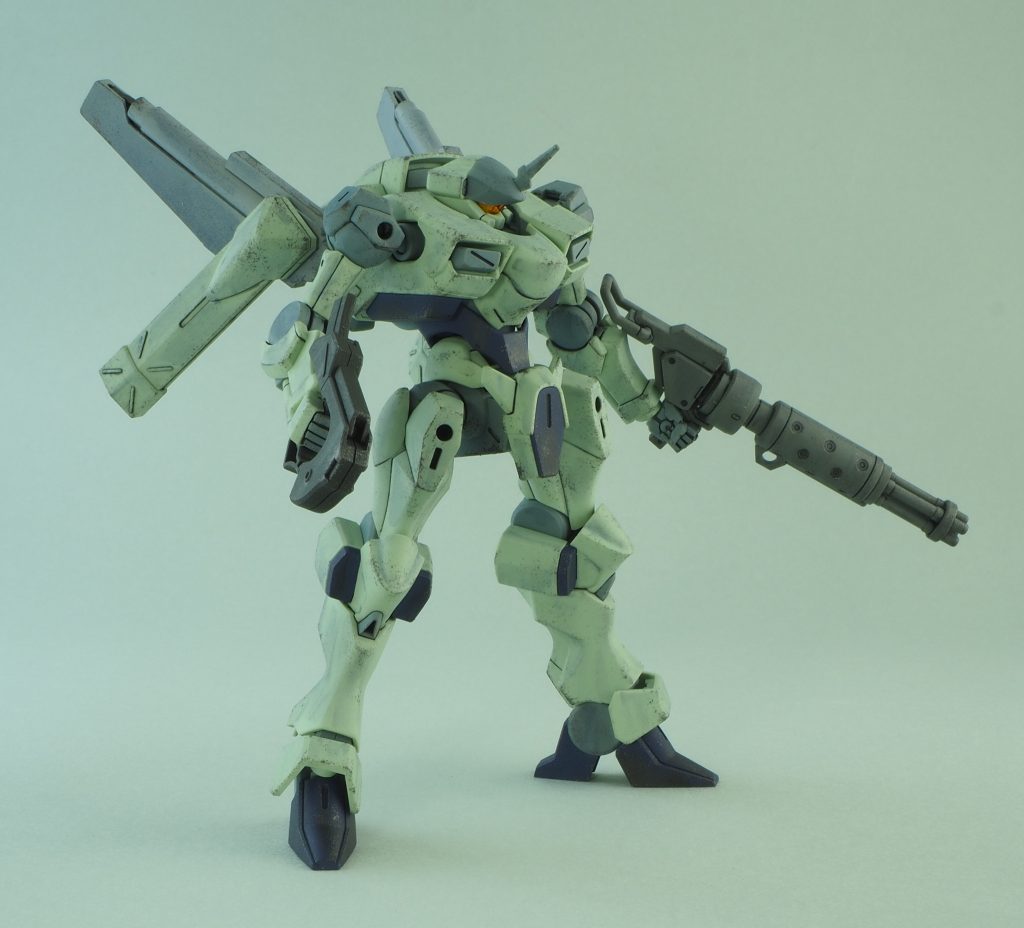 撮影はミラーレスで。今回ホワイトバランスをミスして黄色い写真になってしまった！ホビージャパンさんはフォローしてくれて白めの写真になってましたね。ありがとうございました！