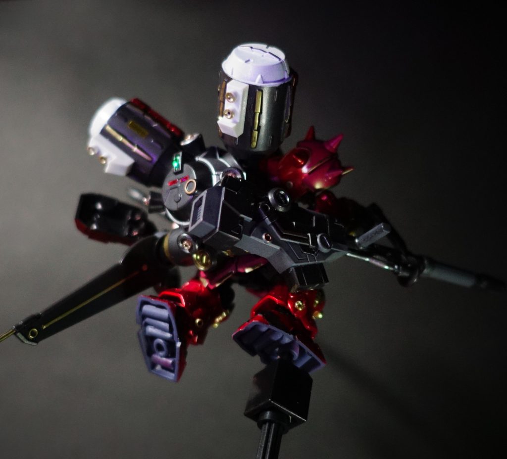 ●大型プロペラント・タンクにもスラスターが増設され、通常のギラ・ズールの1.3倍の速度で戦場を駆け抜けられるようにカスタマイズされている