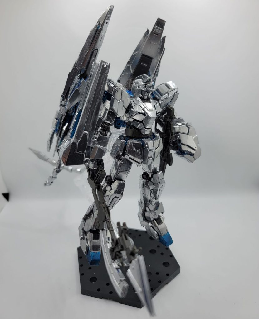 この時は破損が怖くて関節へ負担掛けたくないから装甲だけ塗装してました部分塗装というより、部分不塗装というべきか?