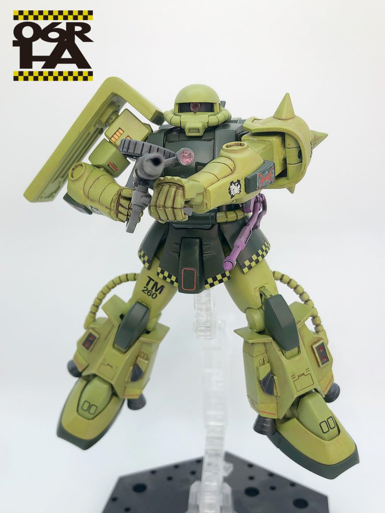 空間仕様なのでスタンドで浮遊。