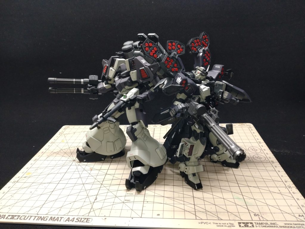 以前作成したサーペントと並べて。同作品の射撃機体を武装ごつ盛りに改造して並べられたため、個人的には大満足です！