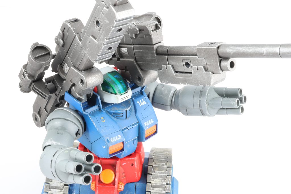 「...ザッ...掃討作戦開始します....支援砲撃準備...」