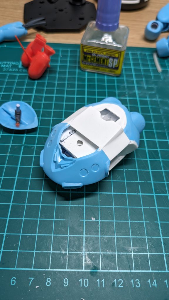 このあとモノアイレールは削り取りました。