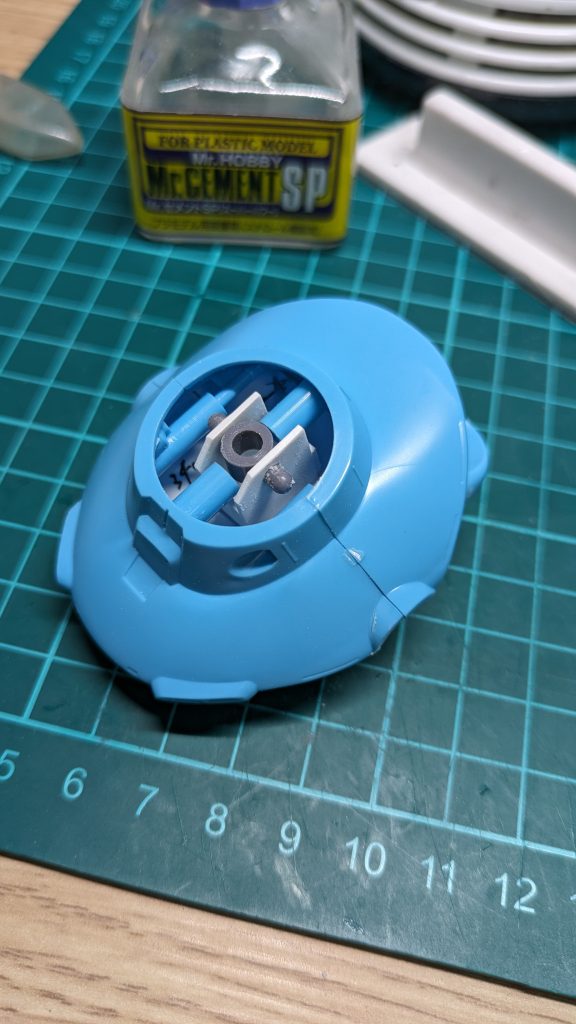 腰関節は左右スイングから前後スイングに変更しました。