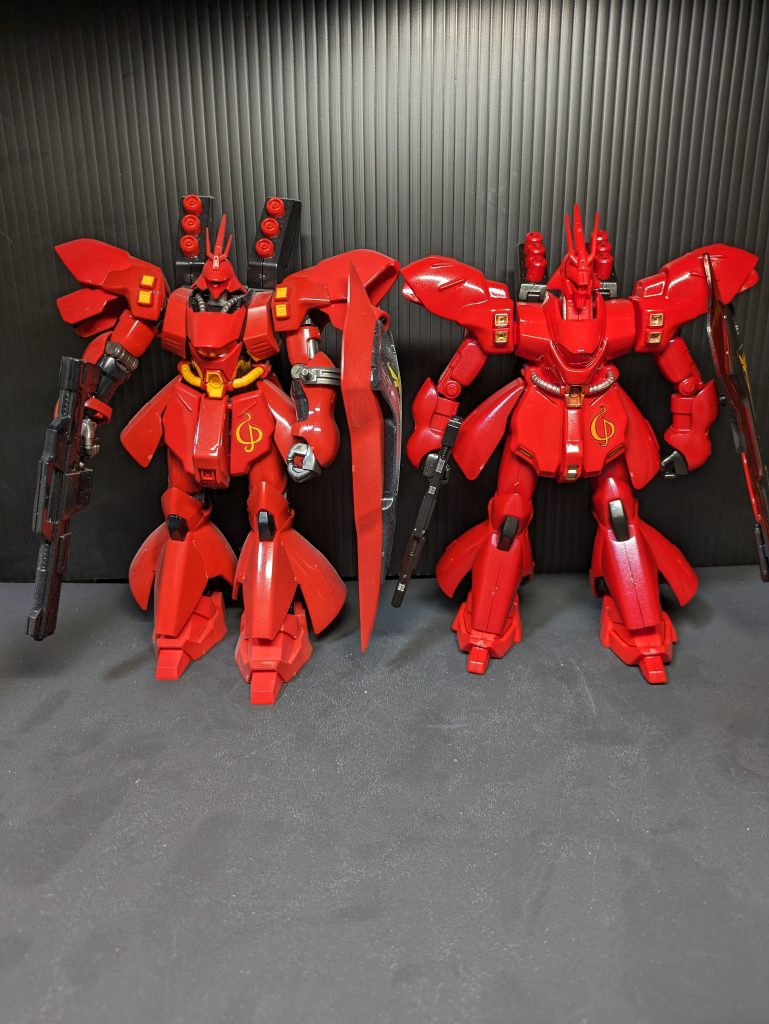 素組みのHGサザビーと一緒に。