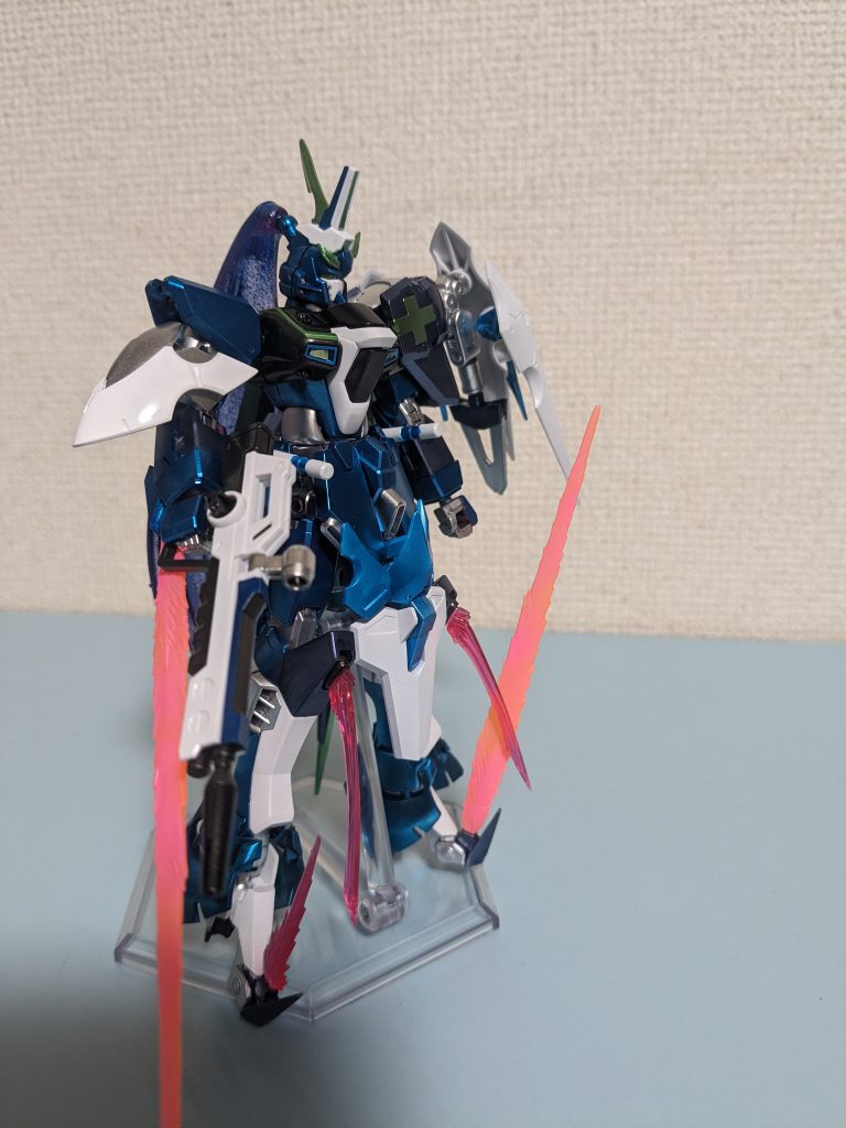 右腕や、ハイヒールにビームサーベルが出るようになっています。長さや出力の調整もできます。