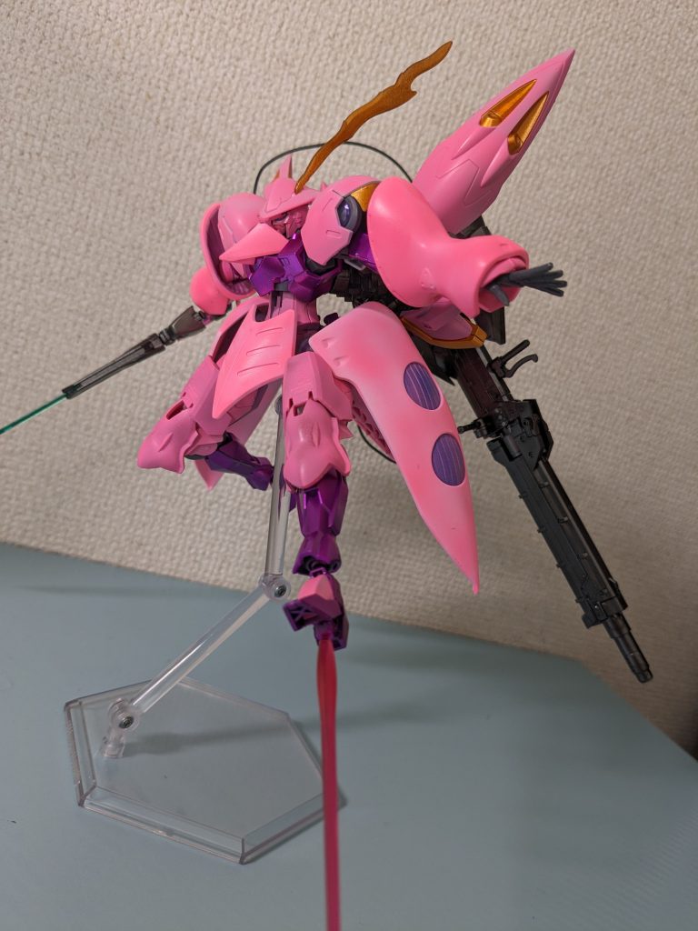 トゥエルブにもあった足裏からのビームサーベル