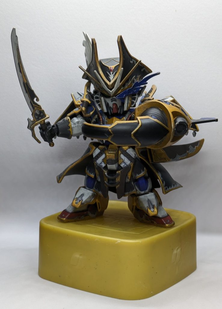 筆塗りそして老眼の私には、塗装箇所の細かさに参りました。YouTubeやGUNSTAでSDWシリーズの格好良い作品をアップされている方を真似てみましたが、私にはこれが精一杯となります。 