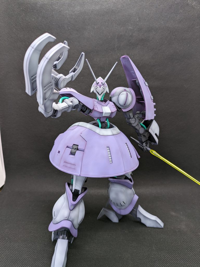 塗装のせいで関節ギチギチ、どうしてもツノが通らなかったので変形の撮影はあきらめました