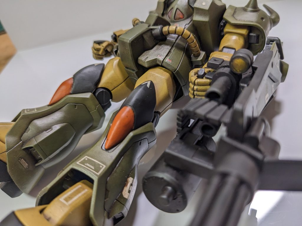 スコープは100均のUVレジンのクリアーの上からクリアーのイエローを塗りました。