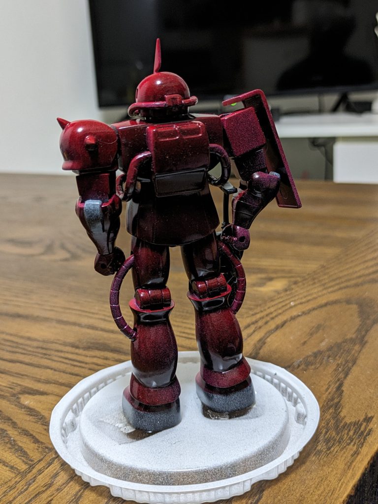 背中は特に暗い……。