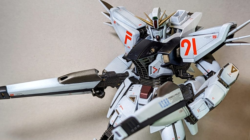 箱絵のヴェスバー2本持ち。持たせんのが大変過ぎる。