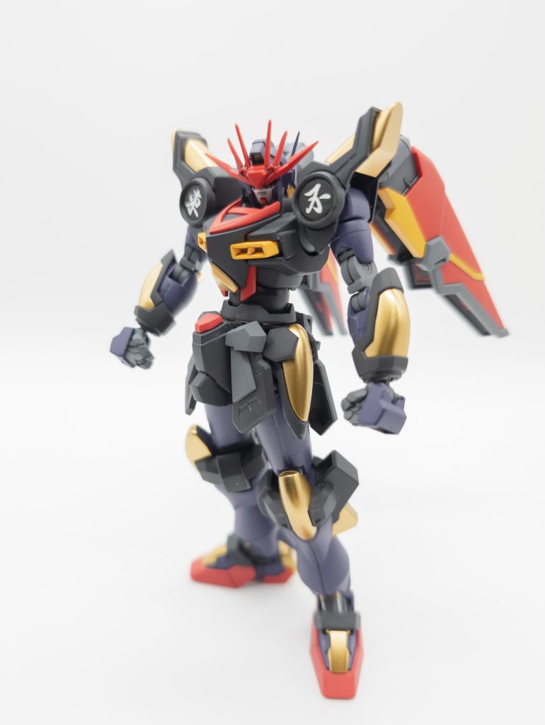 本体はアンテナのシャープ化、合わせ目消し程度で塗り替えただけです。肩の東、不は自作デカールです。マスタークロスは30MMのオプションパーツを使用しています。