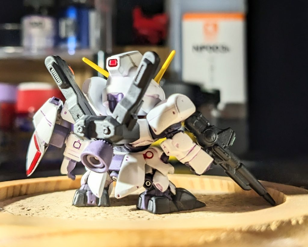 今回は、準サイコミュテスト機って感じで配色してみました。