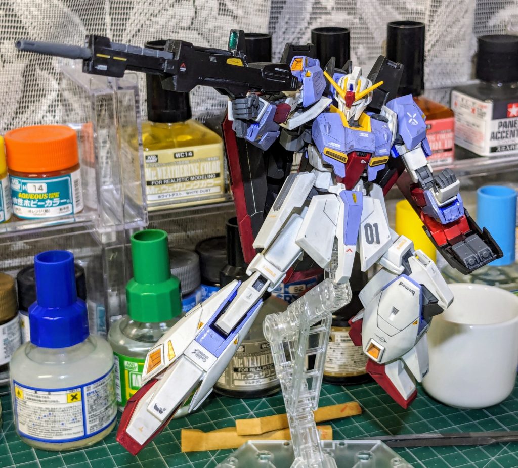 ともあれ、キット自体がとても良いものなのでカッコよくできたと思います。ハイパーメガランチャーは処理できていないので、また気が向いた時にしっかり拵えたいと思います。