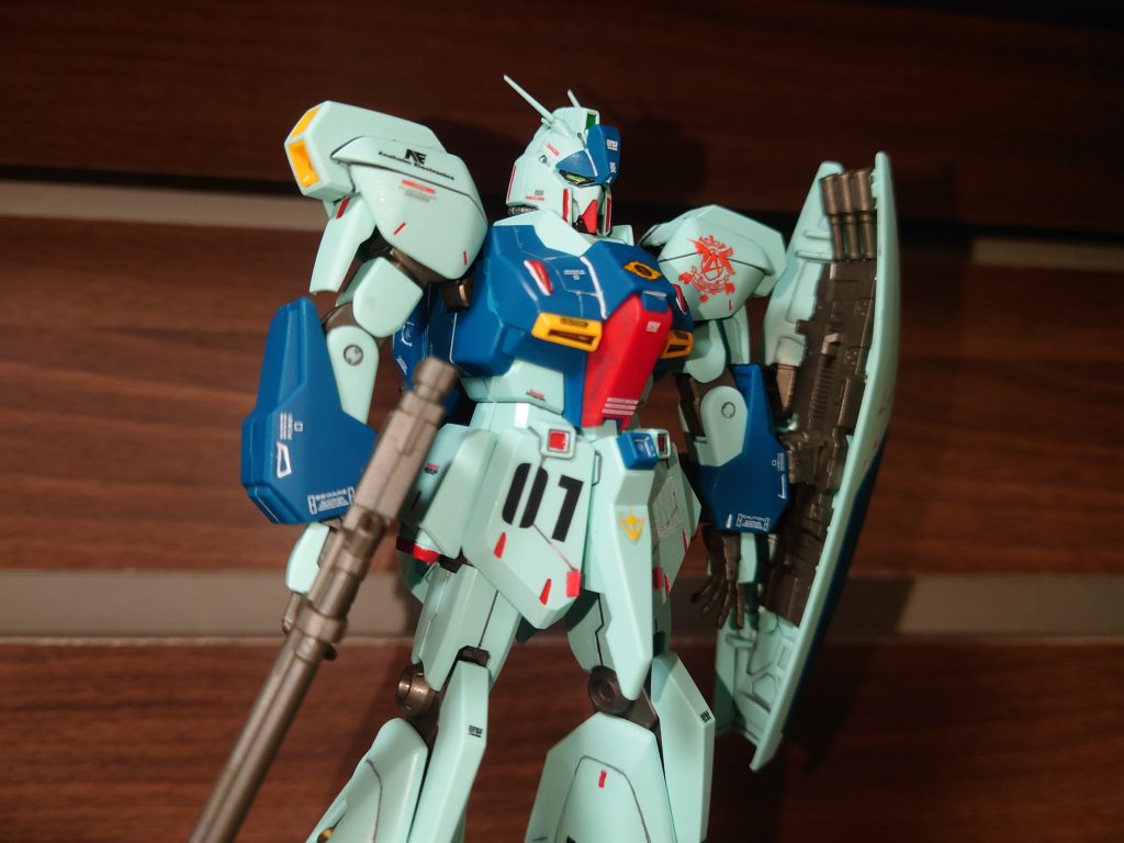 アナハイム・エレクトロニクスのデカールは色々と使えます。貼ればなんとなく様になるし、(脳内)設定にも使えるので好きです