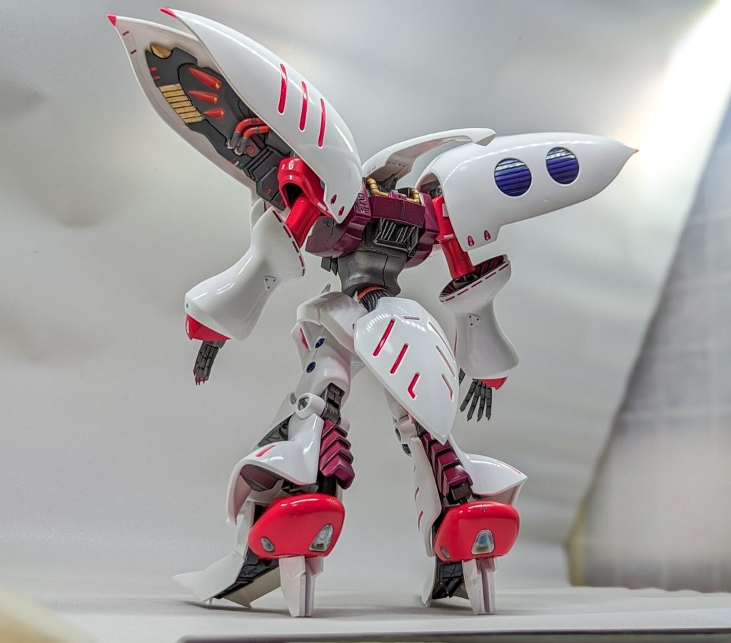 プラ板工作でかなり無理やりのハイヒール化バインダー、ファンネルコンテナ先端はランナーでシャープ化してます