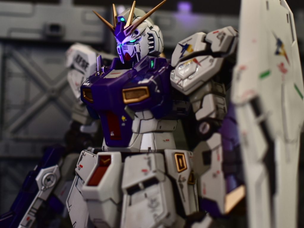 できれば今年中の完成をと期末試験の勉強をがんばる息子を余所に、途中何個か塗装を忘れ(しかも全て違う色)たりと色々ありましたが突貫制作で何とか本日完成しました。3ヶ月の納期を更に10日繰り上げられたオクトーバーさんに敬意を表します。