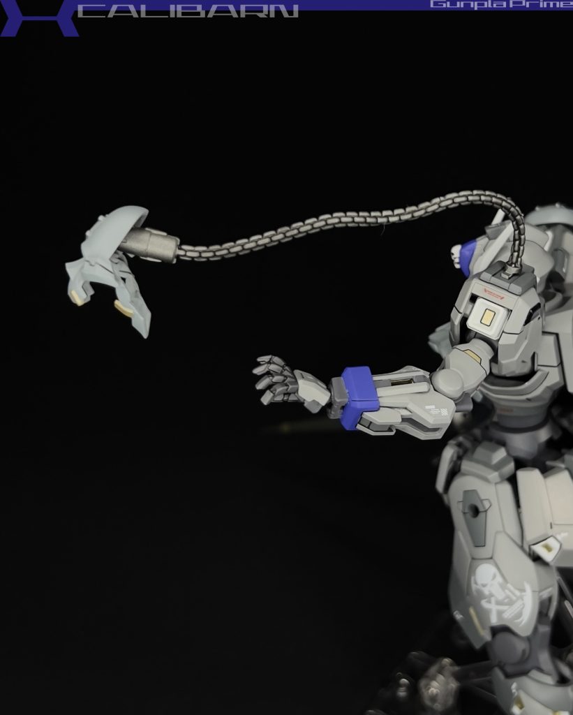 チェーンの曲線的な外観を実現します。 RGクロスボーンのチェーンにヘアドライヤーを付けて使用しました。熱によりプラスチックが柔らかくなったので、壊れることなく成形することができました。