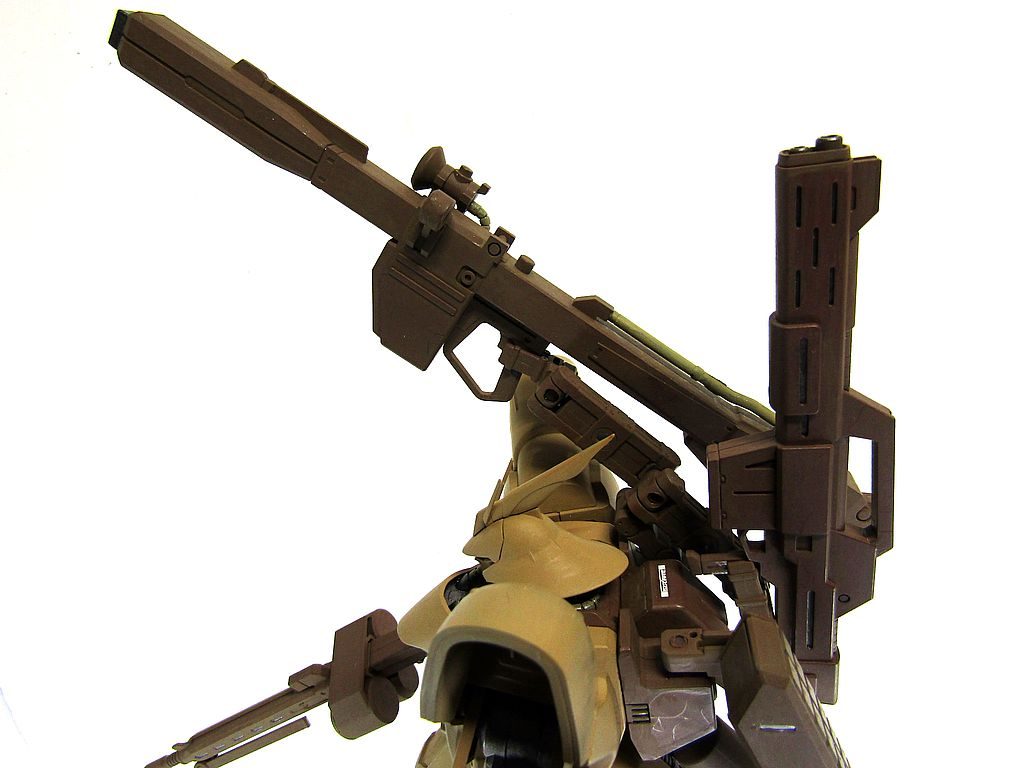 同じくハイパーメガランチャーを受け渡すためにアームを伸ばしたところ