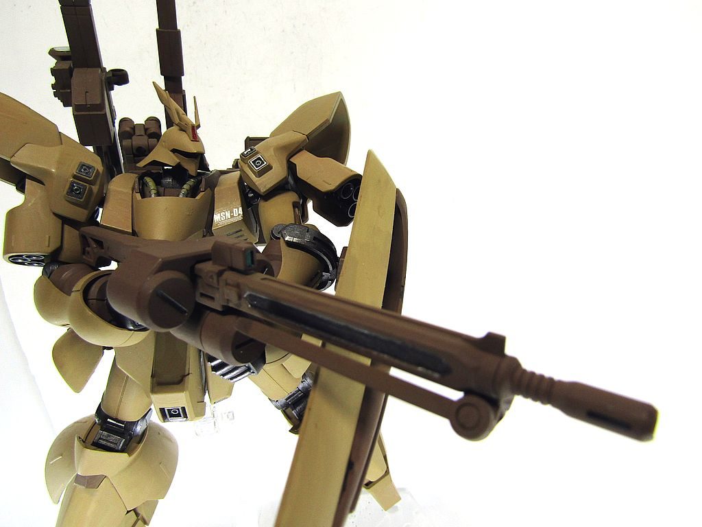 着地後、戦闘続行し、ヘビーマシンガンを撃つイメージ