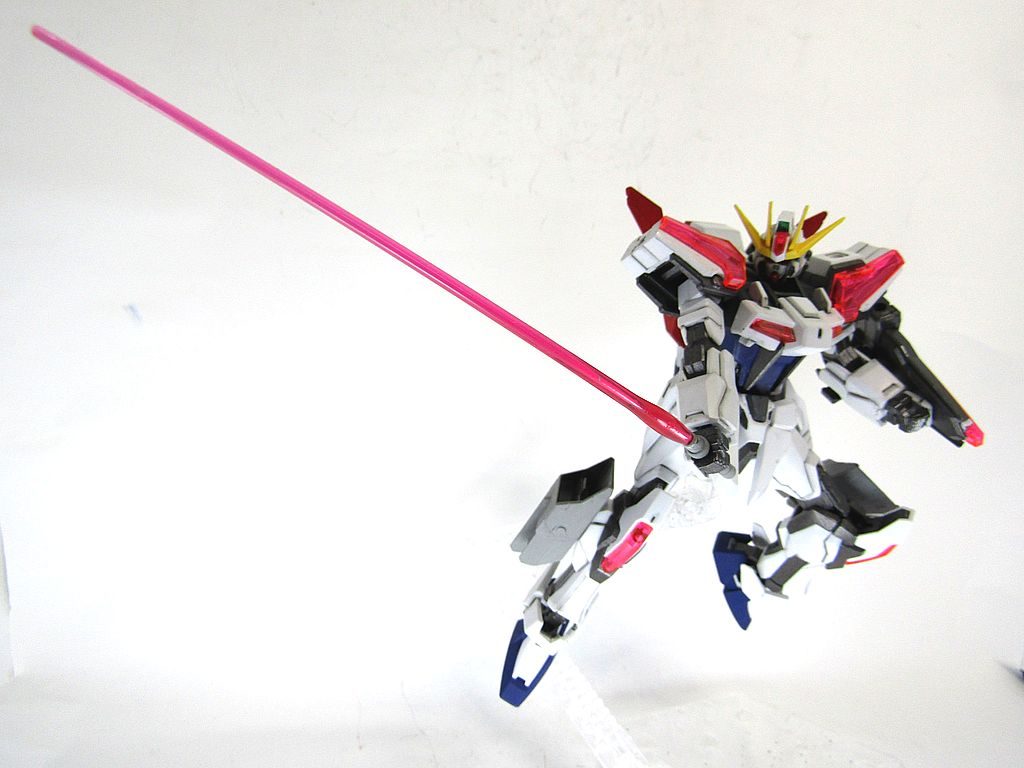 ギャラクシーファイターのビームサーベルが使えることです。