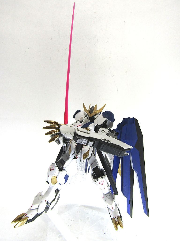 ふつうに接近戦でも使用します。相手がPS装甲であればこちらの方が有効だったりしそうです。チャンプ戦で発覚した弱点を補っています。この辺はギミックで乗り越えるヒロトっぽい感じと思っています。