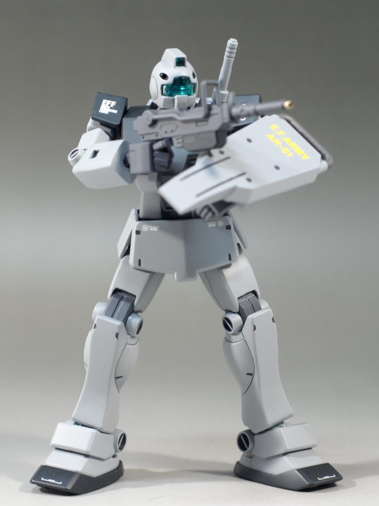 肩をボールジョイントに変更しているので、ポージングも楽々!