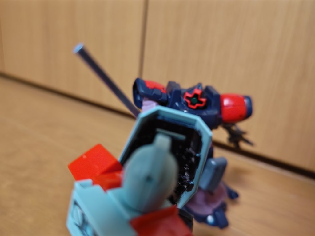 ヒート・サーベルで攻撃を受ける！